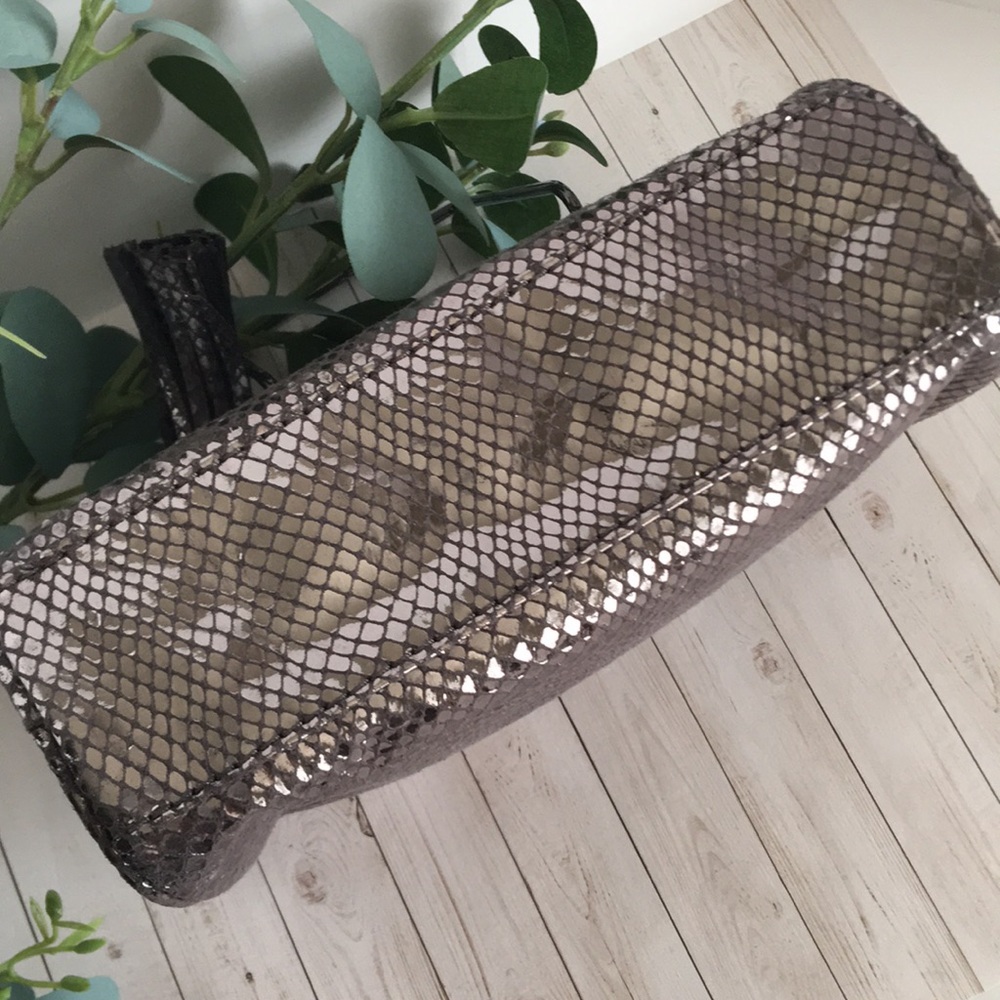 Michael Kors Limited Edition Cosmetic Bag NWOT Rare - Picture 4 of 16